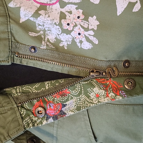 NWOT Desigual Women's Green Embroidery Long sleeve Hooded Spring Parka(Sz L) - Picture 9 of 16